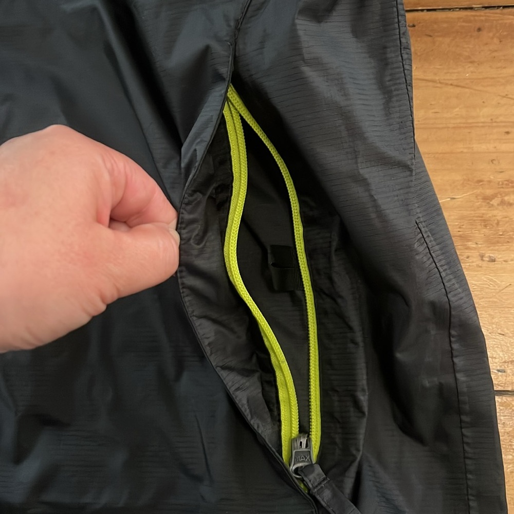 Rugged Exposure Men’s rain jacket size XS - Picture 11 of 13